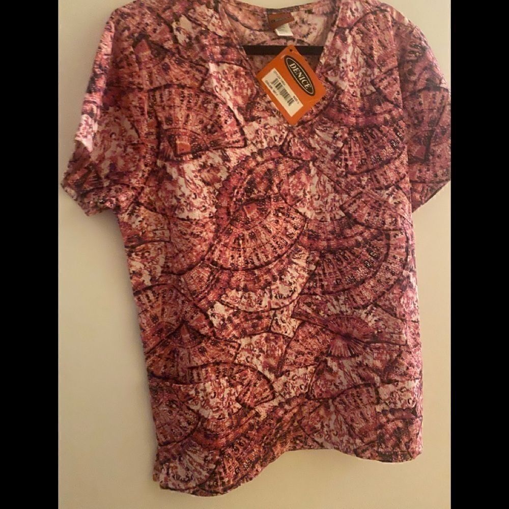🎀Denice Women’s Scrub Top size : Large